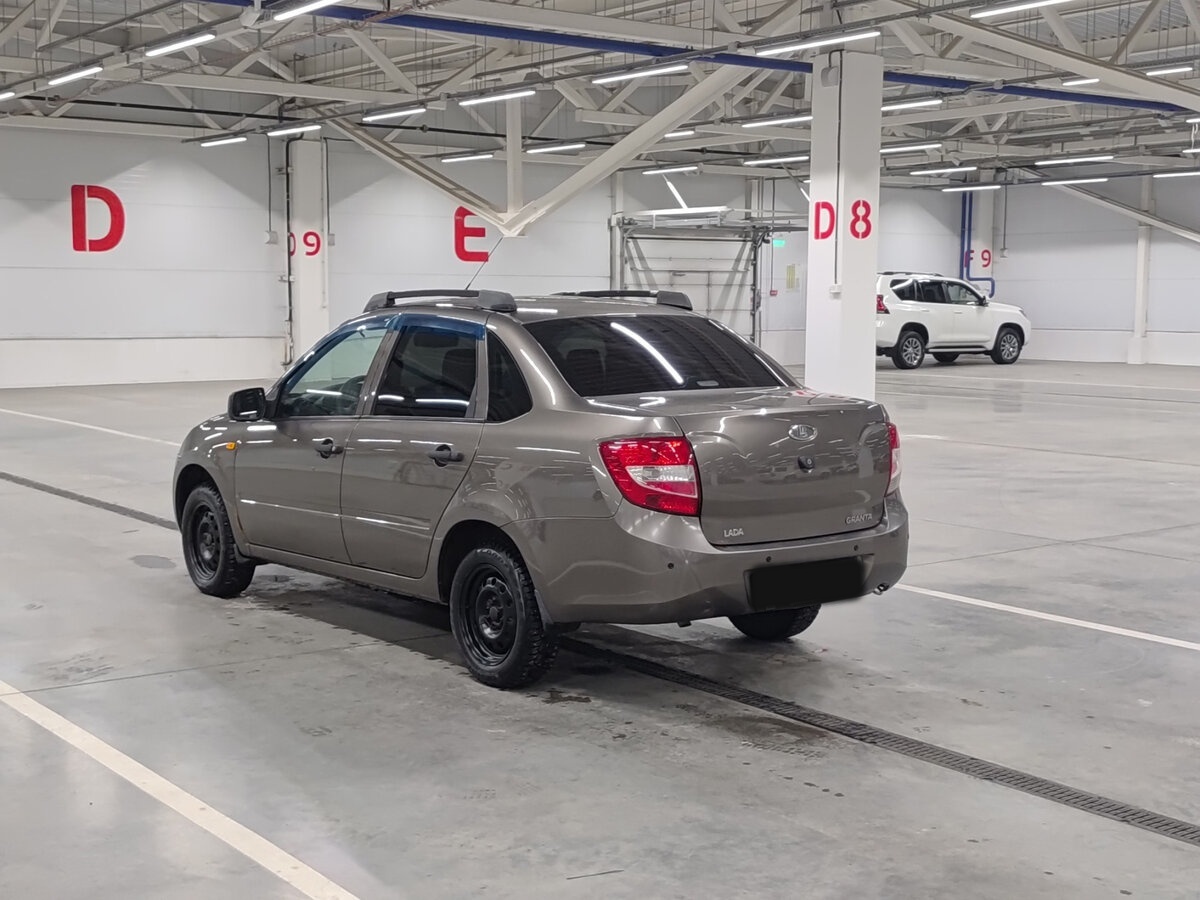 Lada (ВАЗ) Granta с пробегом — 2013 год. Фото: #6