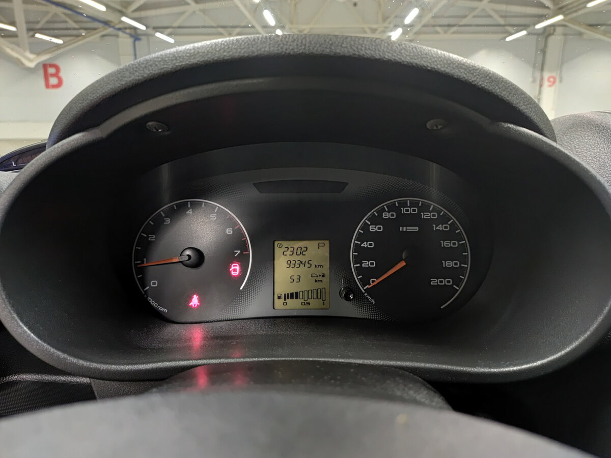 Lada (ВАЗ) Granta с пробегом — 2013 год. Фото: #12