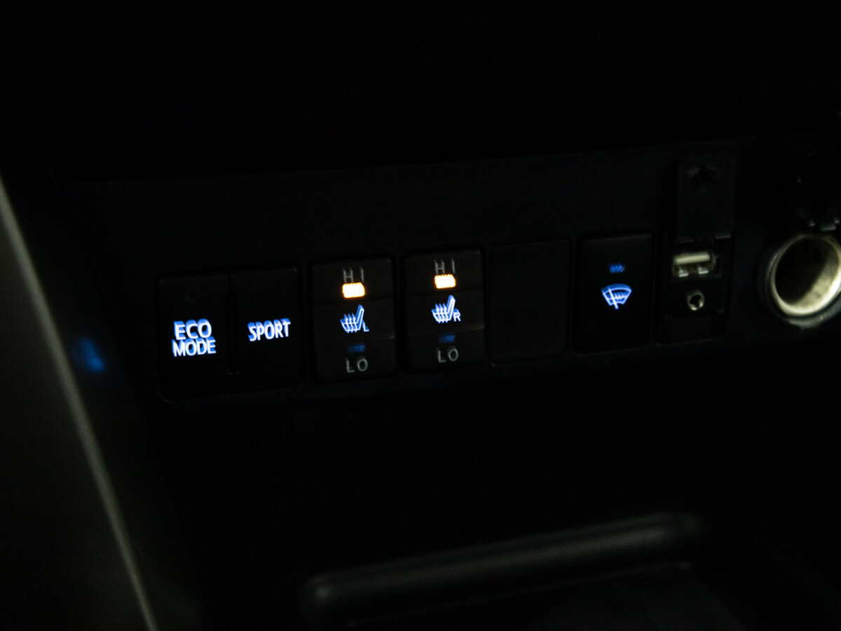 Toyota RAV4 с пробегом — 2014 год. Фото: #15