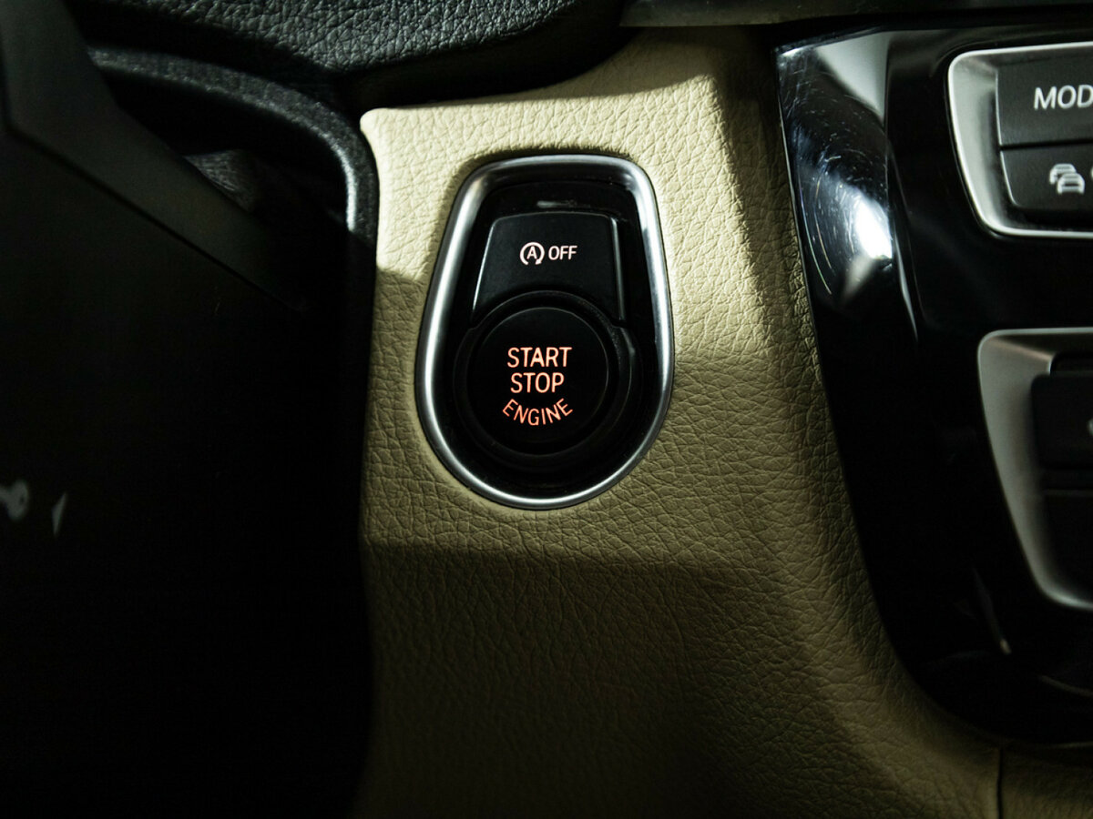 BMW 3 серии с пробегом — 2015 год. Фото: #16