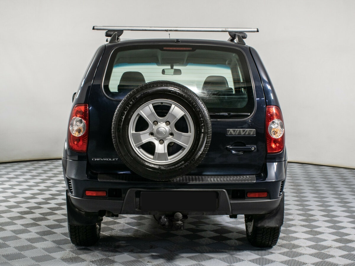 Chevrolet Niva с пробегом — 2012 год. Фото: #4