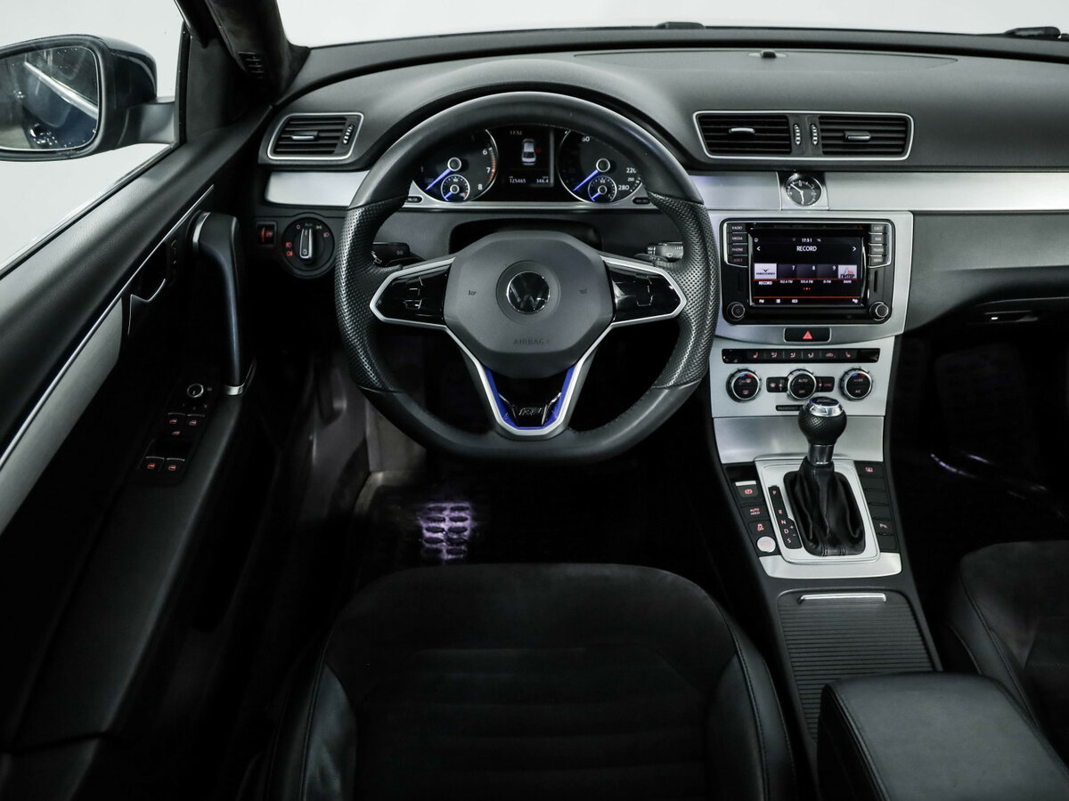 Volkswagen Passat с пробегом — 2014 год. Фото: #10