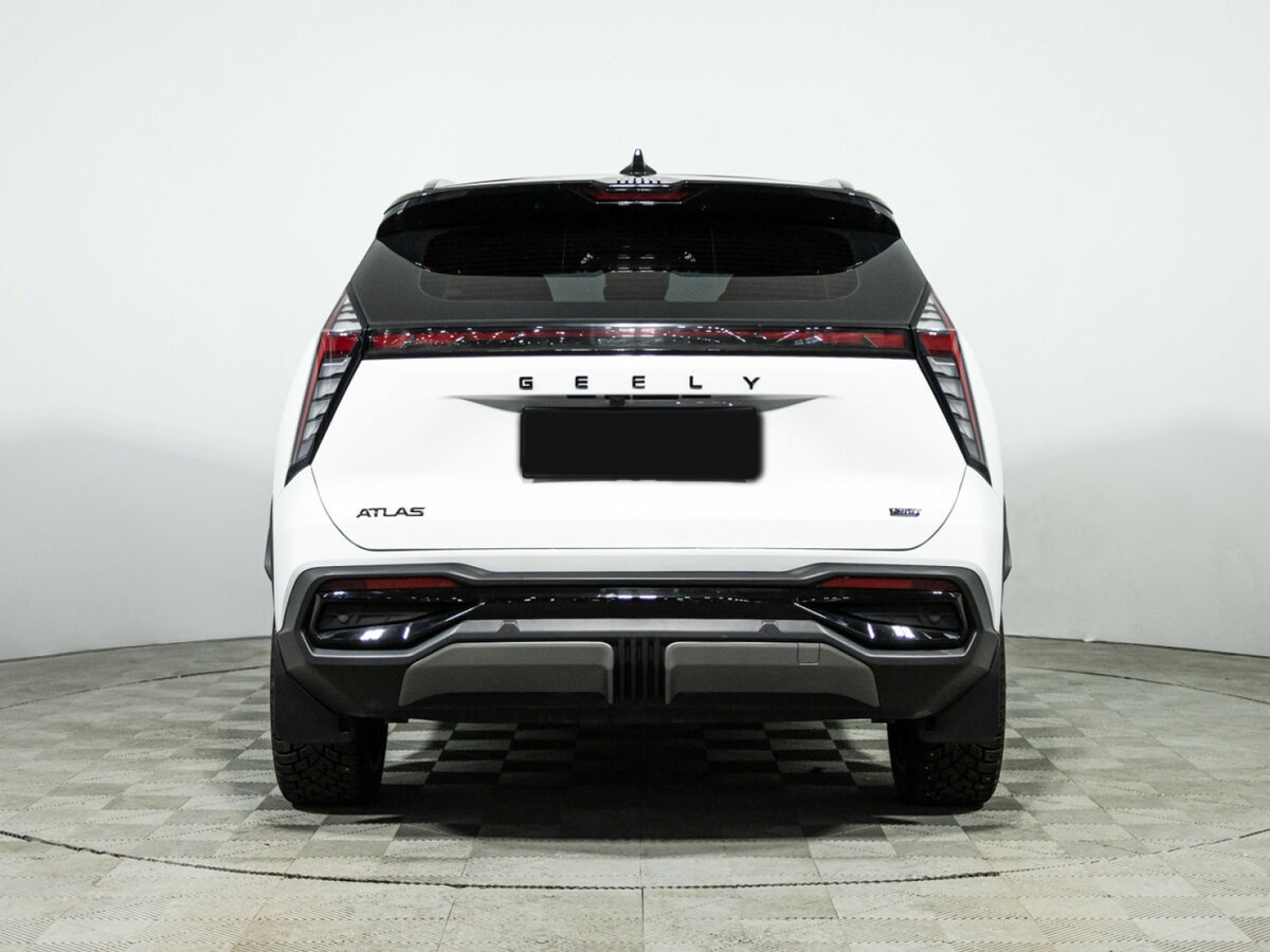 Geely Atlas с пробегом — 2024 год. Фото: #4