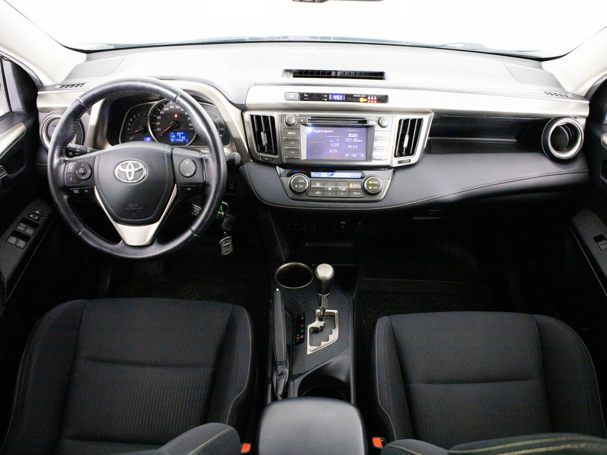 Toyota RAV4 с пробегом — 2013 год. Фото: #10