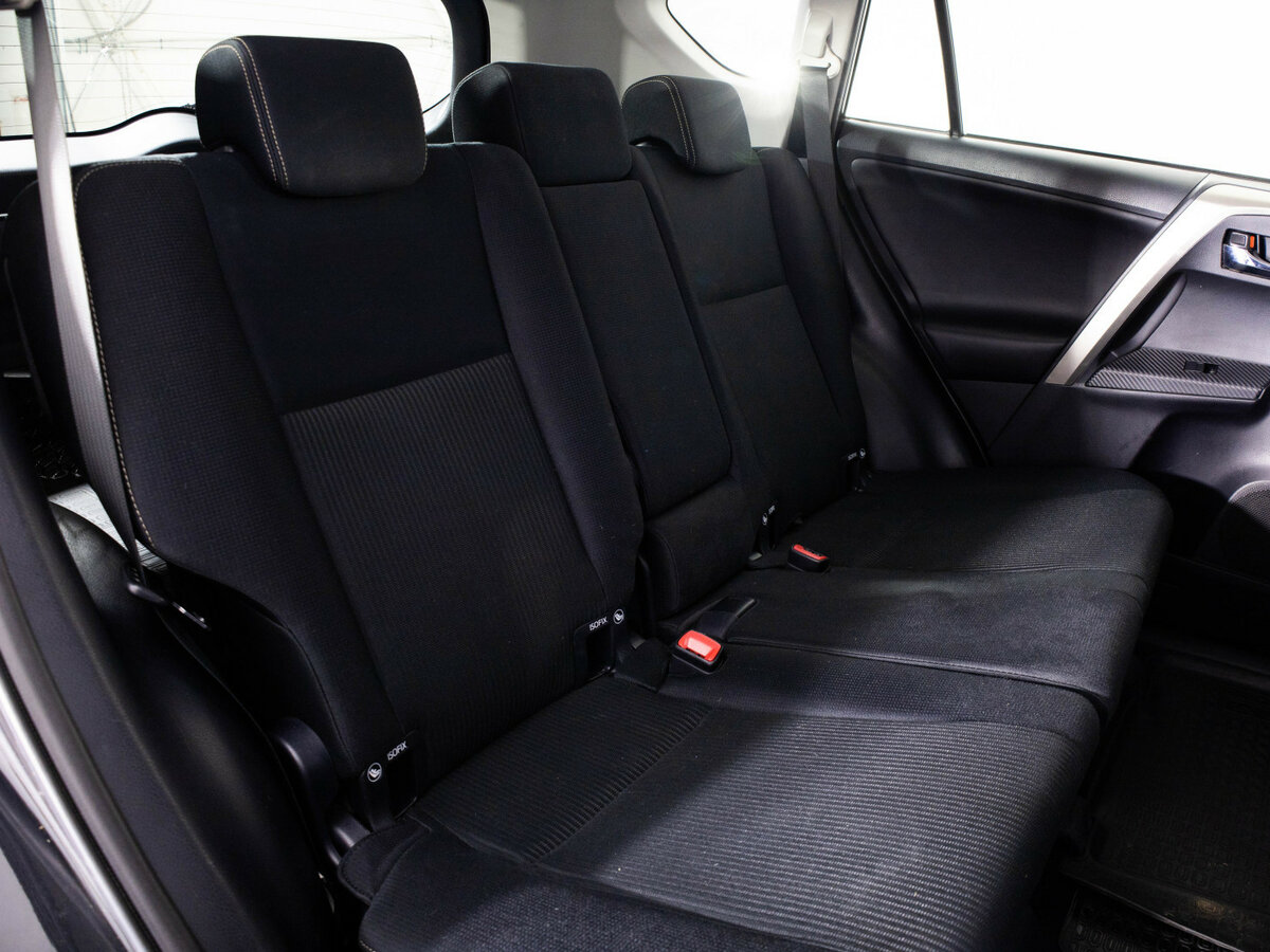 Toyota RAV4 с пробегом — 2013 год. Фото: #12