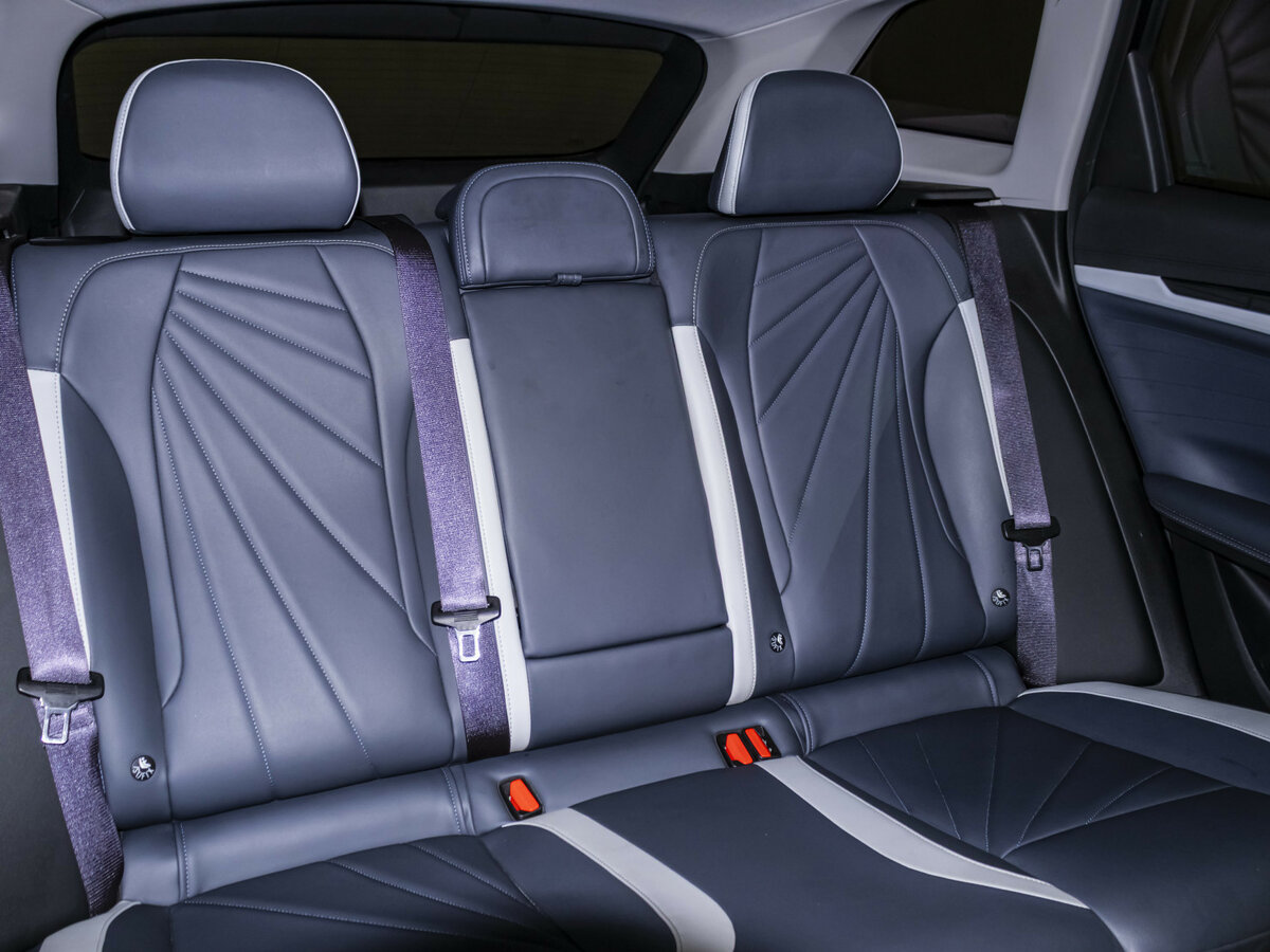 Geely Atlas с пробегом — 2024 год. Фото: #12