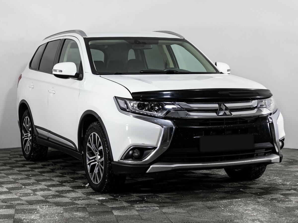 Mitsubishi Outlander с пробегом — 2017 год. Фото: #2