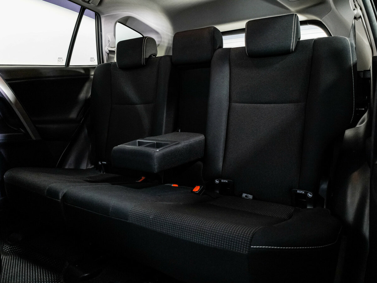 Toyota RAV4 с пробегом — 2018 год. Фото: #18