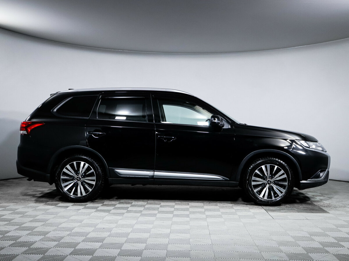Mitsubishi Outlander с пробегом — 2019 год. Фото: #3
