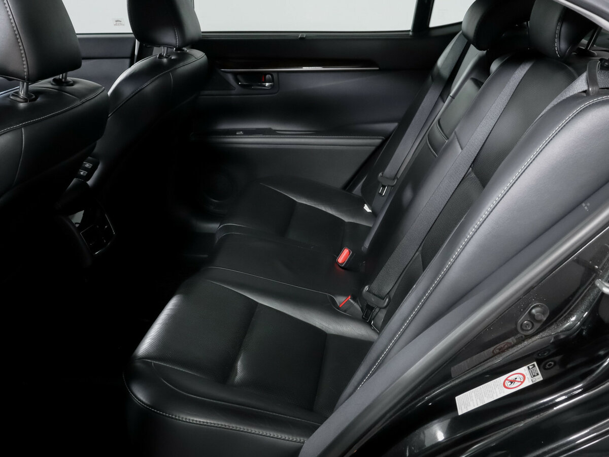 Lexus ES с пробегом — 2012 год. Фото: #9