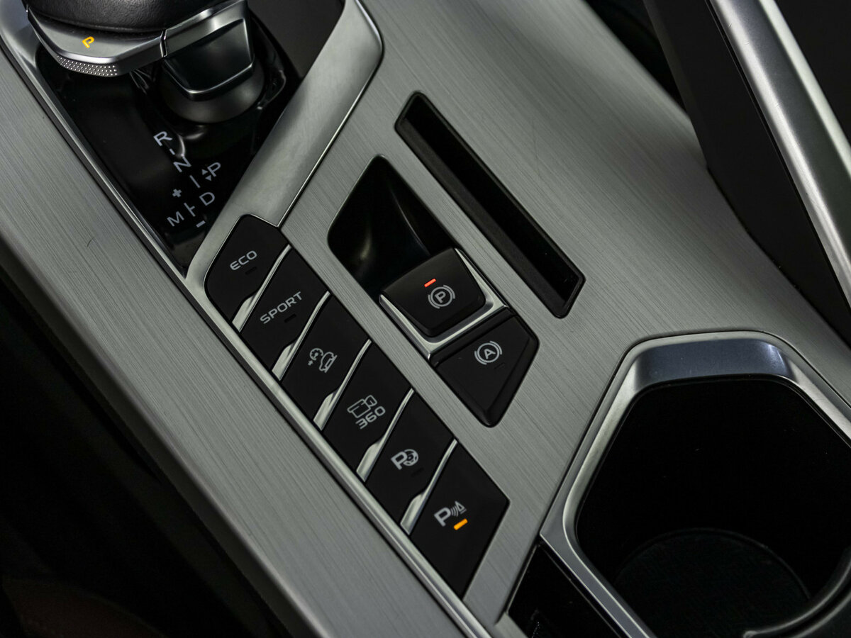 Geely Coolray с пробегом — 2022 год. Фото: #13