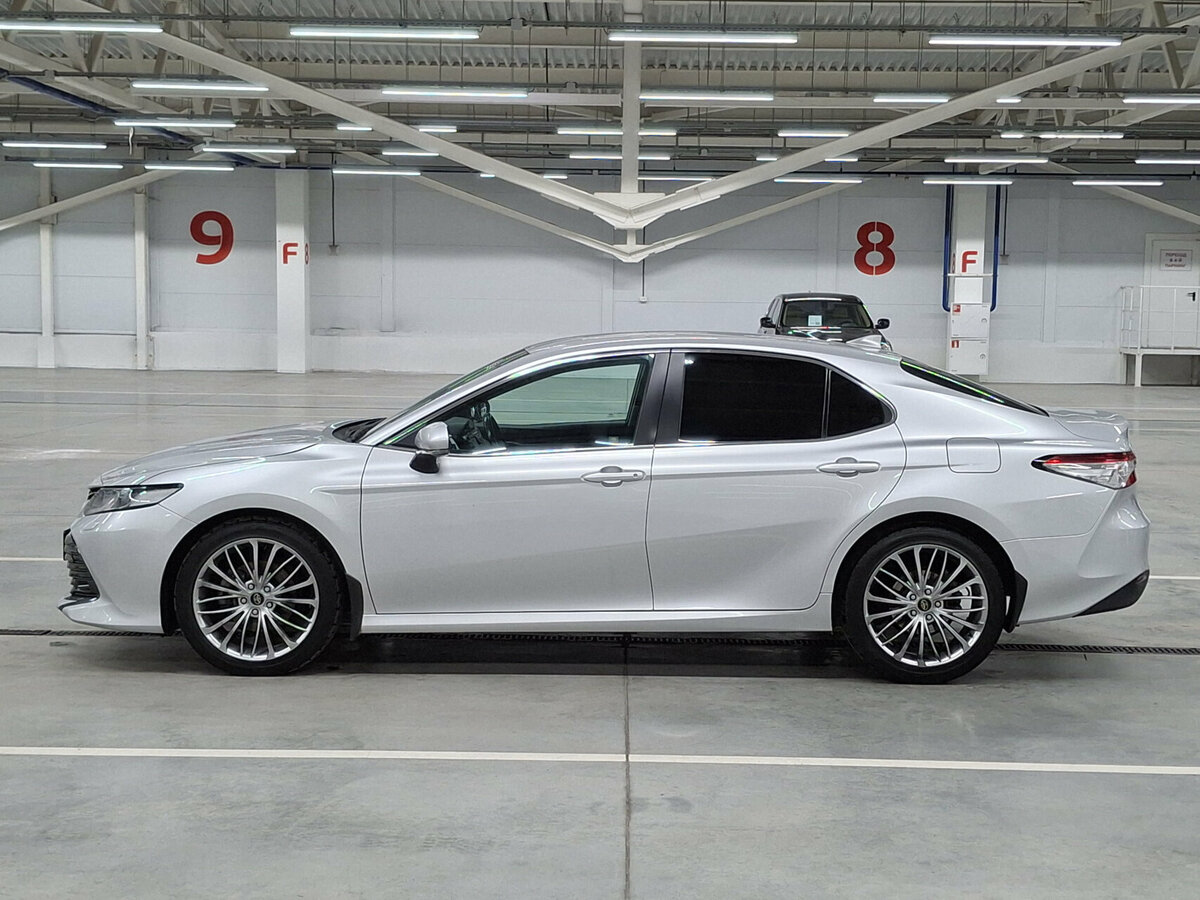 Toyota Camry с пробегом — 2018 год. Фото: #7