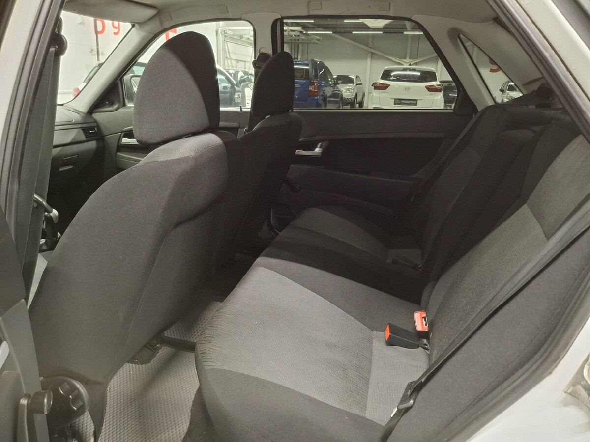 Lada (ВАЗ) Priora с пробегом — 2017 год. Фото: #11