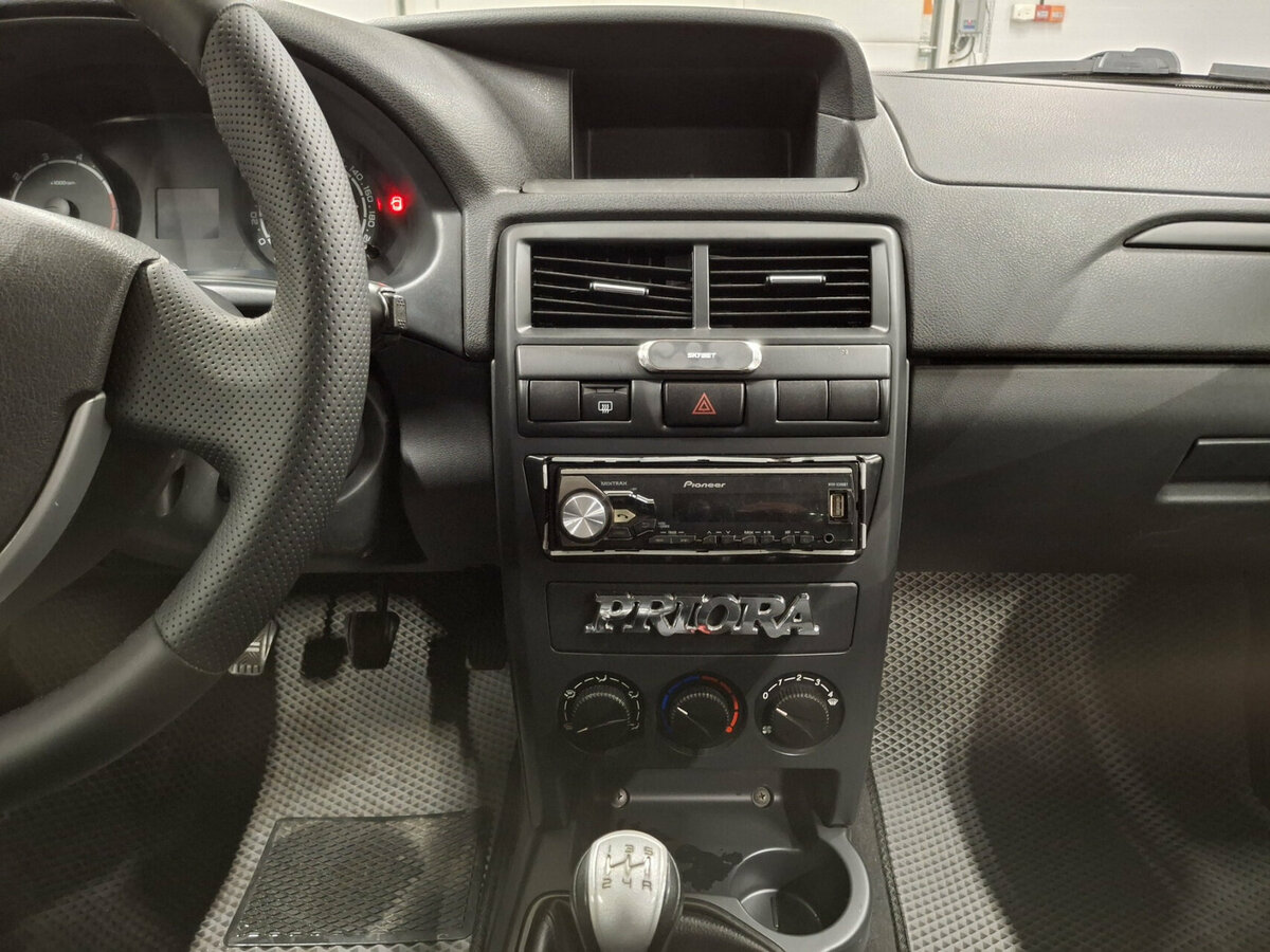 Lada (ВАЗ) Priora с пробегом — 2017 год. Фото: #14