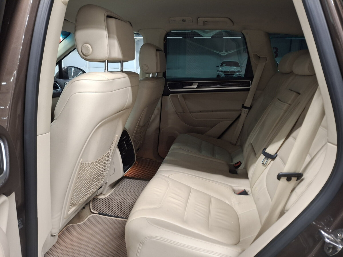 Volkswagen Touareg с пробегом — 2013 год. Фото: #11